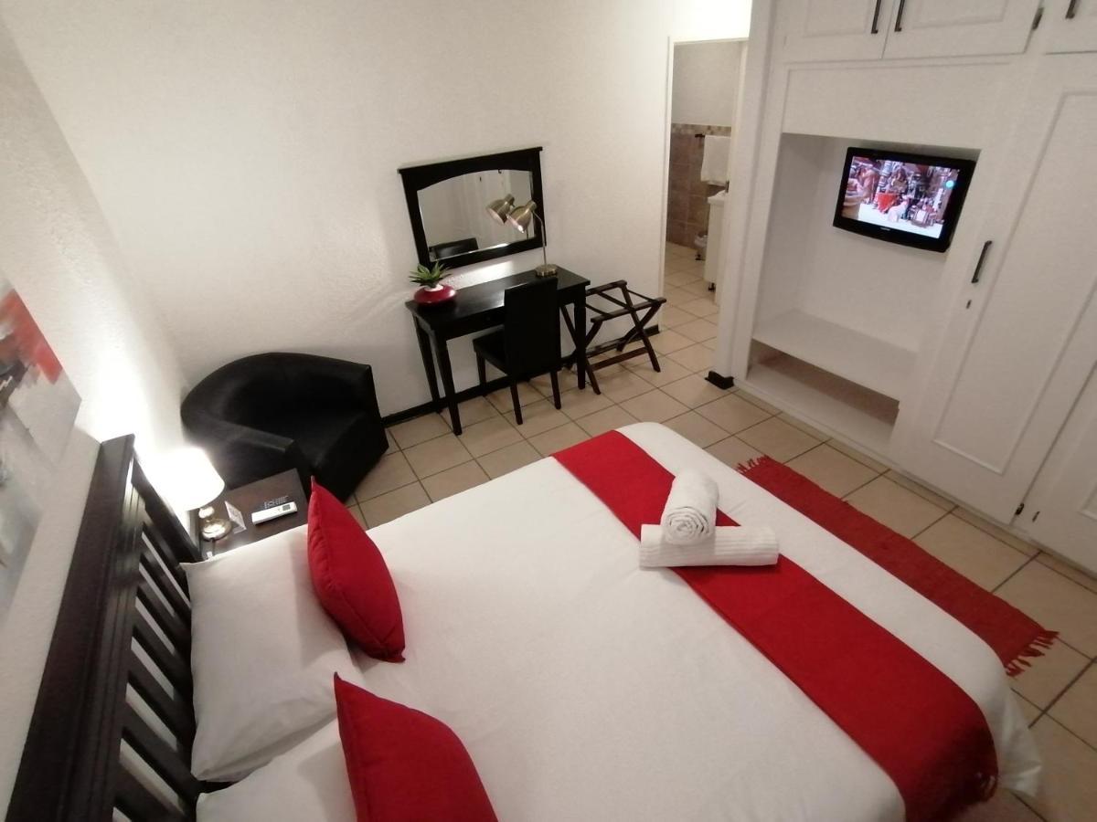 Fourways Bnb ヨハネスブルグ エクステリア 写真