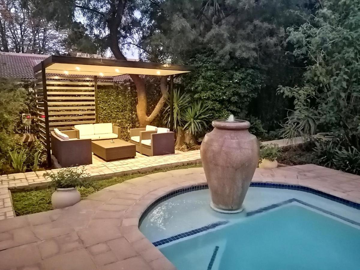 Fourways Bnb ヨハネスブルグ エクステリア 写真