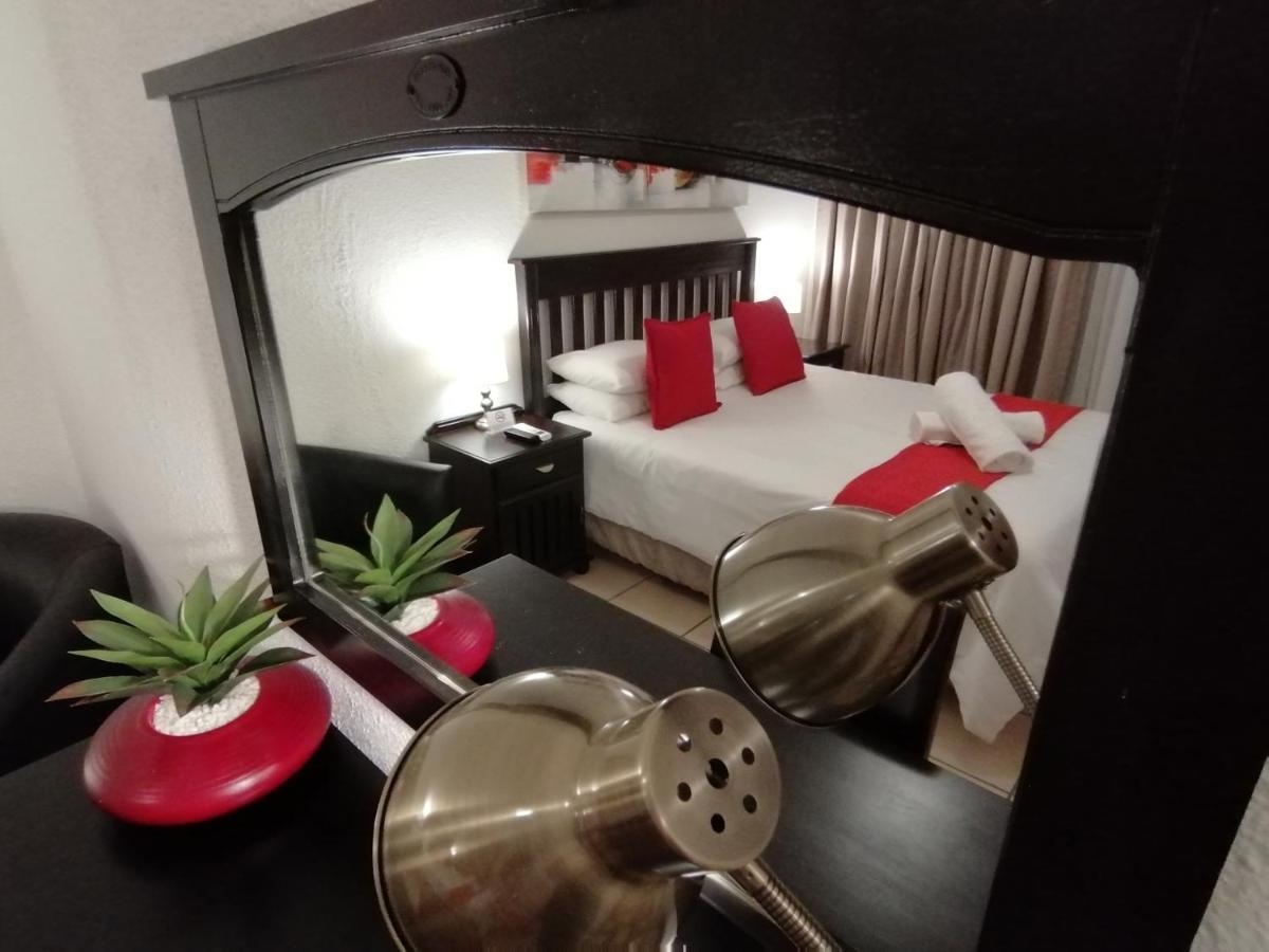 Fourways Bnb ヨハネスブルグ エクステリア 写真