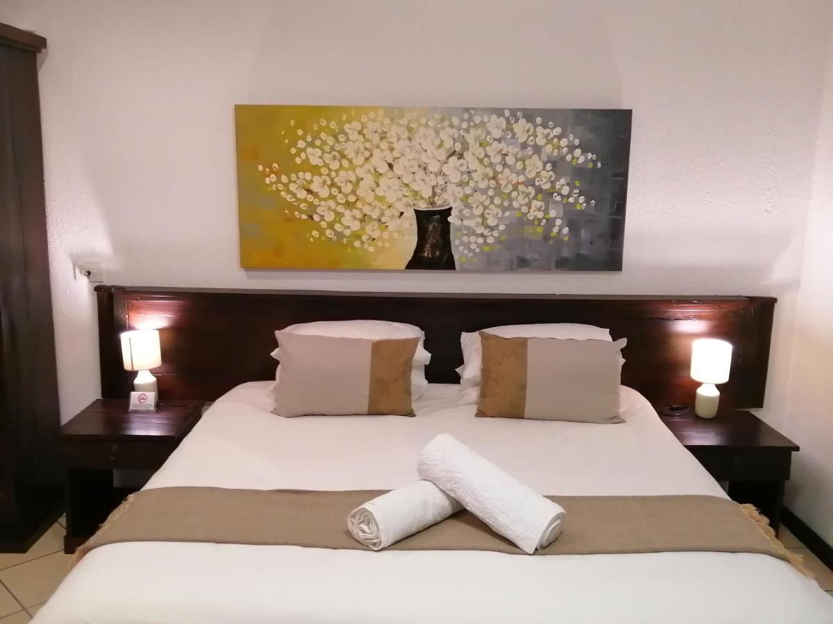 Fourways Bnb ヨハネスブルグ エクステリア 写真